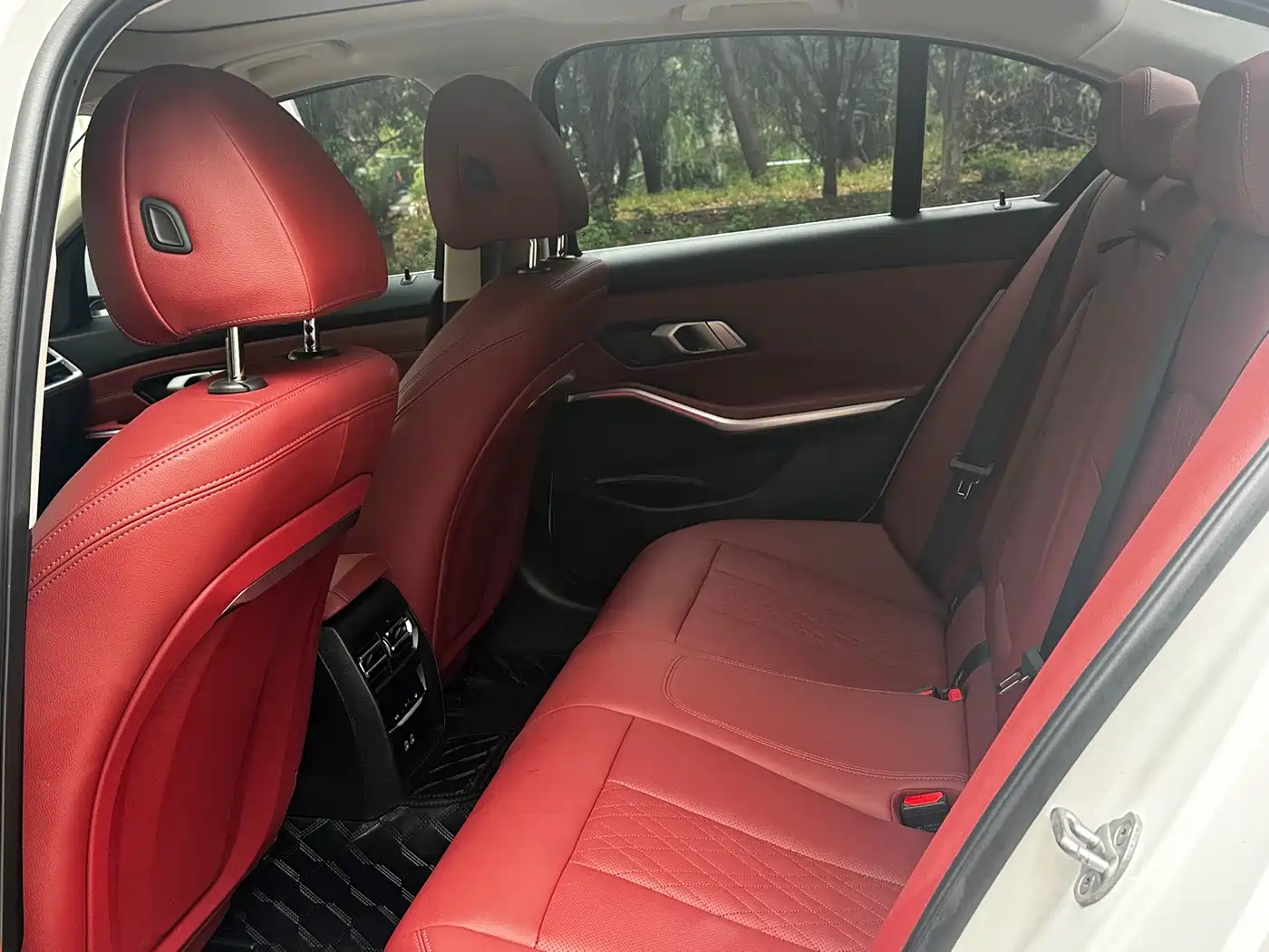 BMW 3 Series 2025 325i M Sport Package фото 12