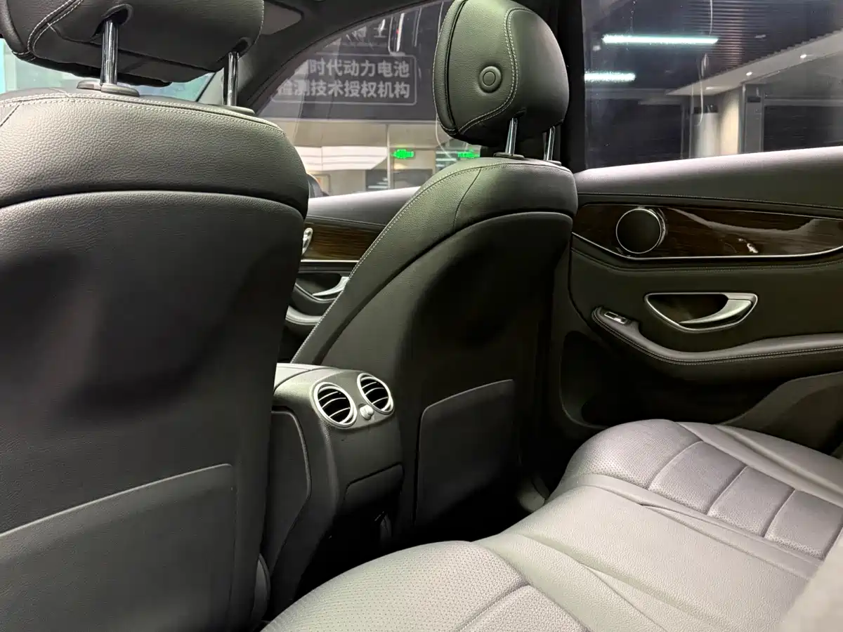 Mercedes-Benz GLC 2018 Facelift GLC 260 4MATIC Dynamic фото 8