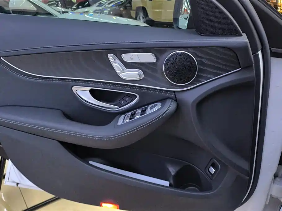 Mercedes-Benz C-Class 2017 Facelift C 200 L Sport Edition фото 7