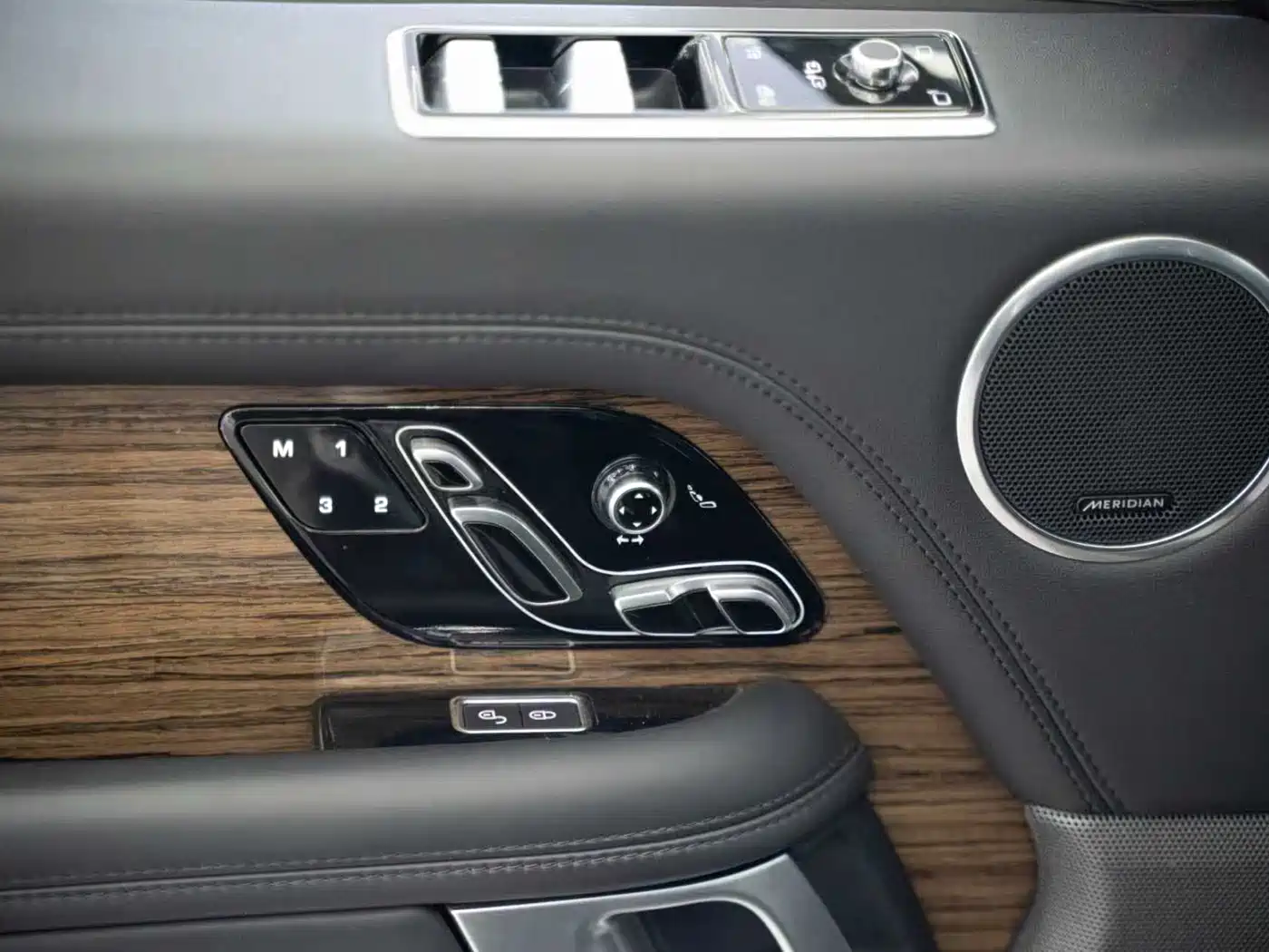 Land Rover Range Rover 2019 3.0 SCV6 Heritage Edition фото 15