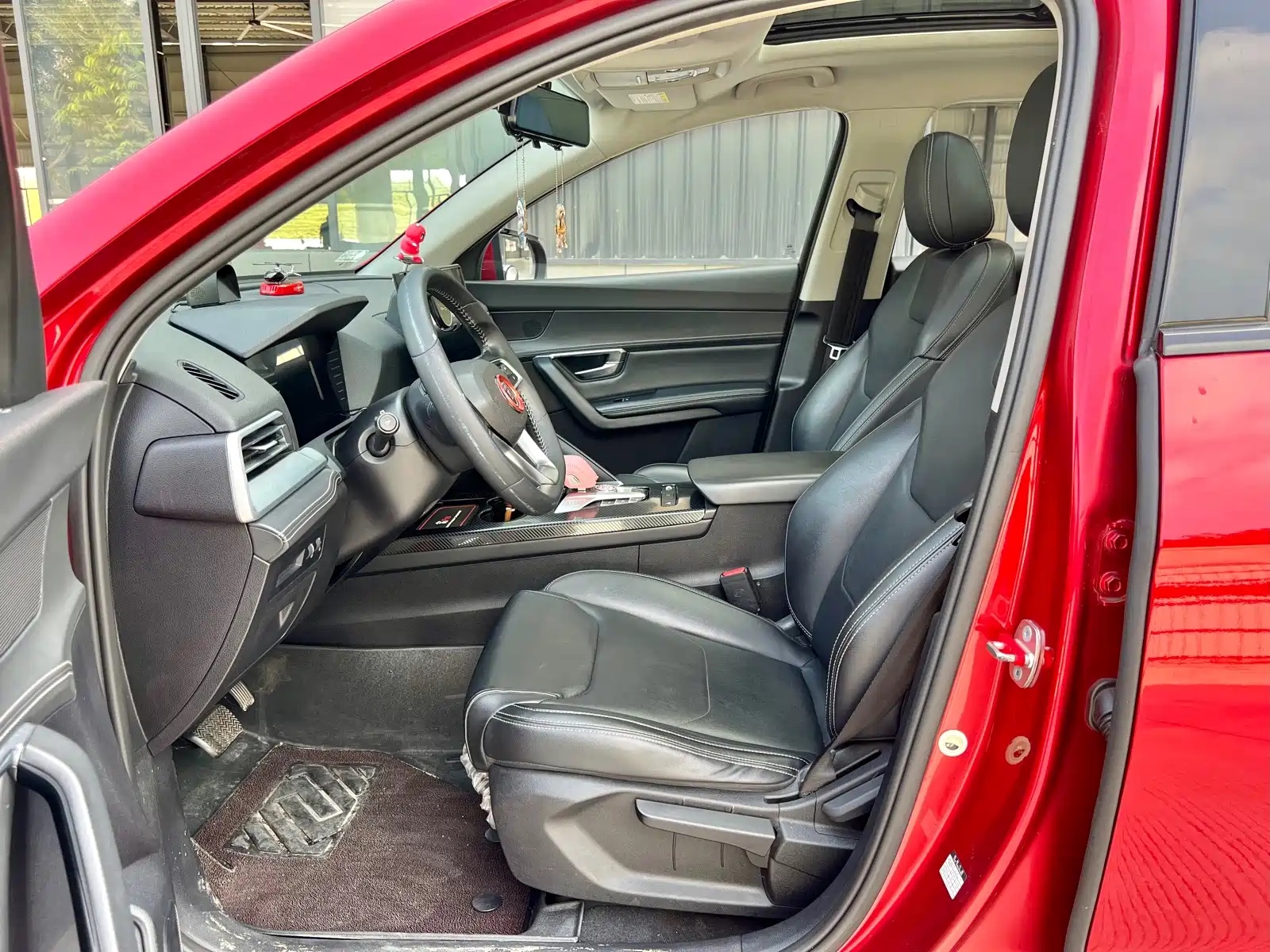 Photo 5 - BYD Song Pro