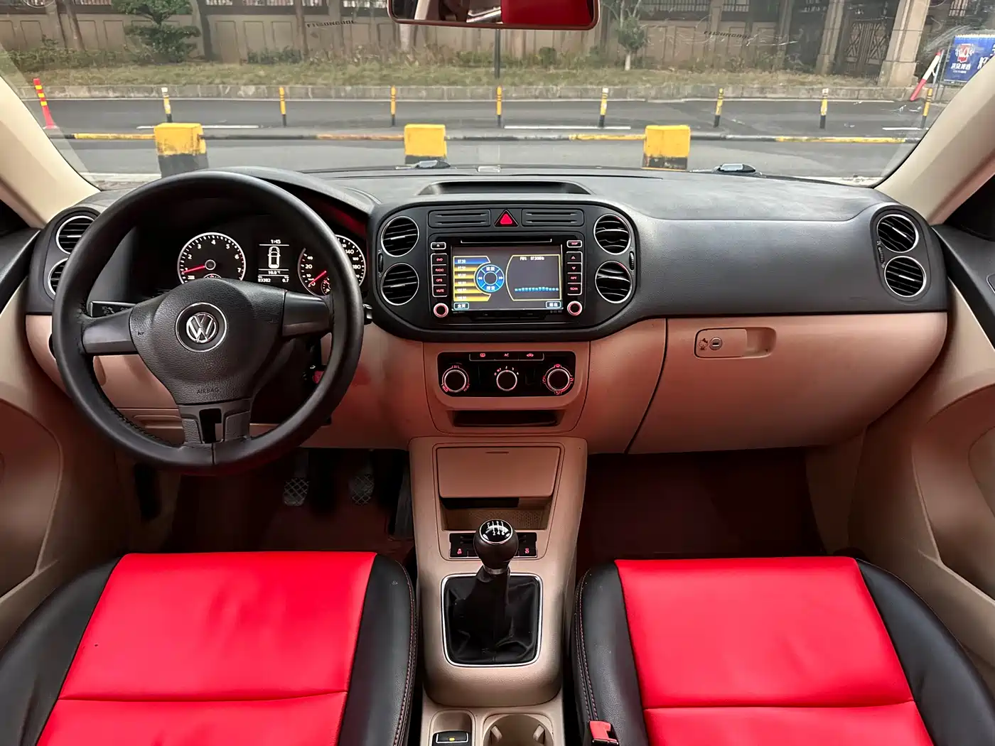 Volkswagen Tiguan 2012 1.8TSI Manual 2WD Metro Edition фото 18