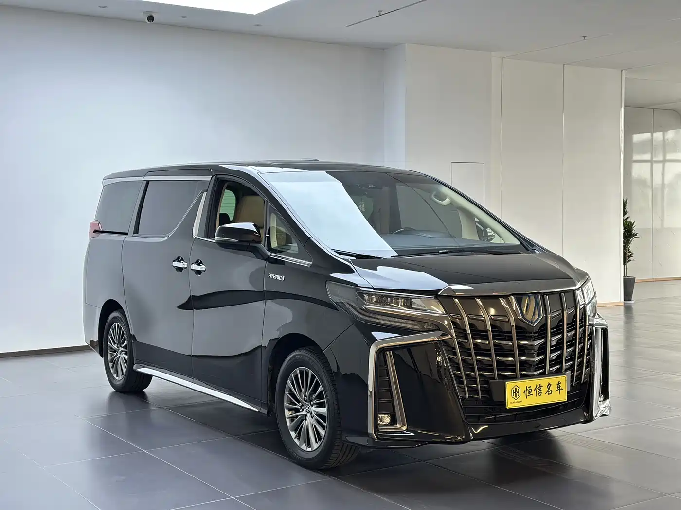 Toyota Alphard 2021 Hybrid 2.5L Ultimate фото 3