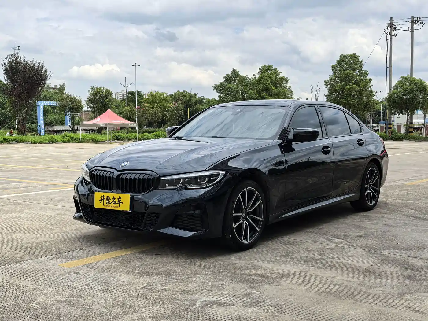 Photo 2 - BMW 3 Series