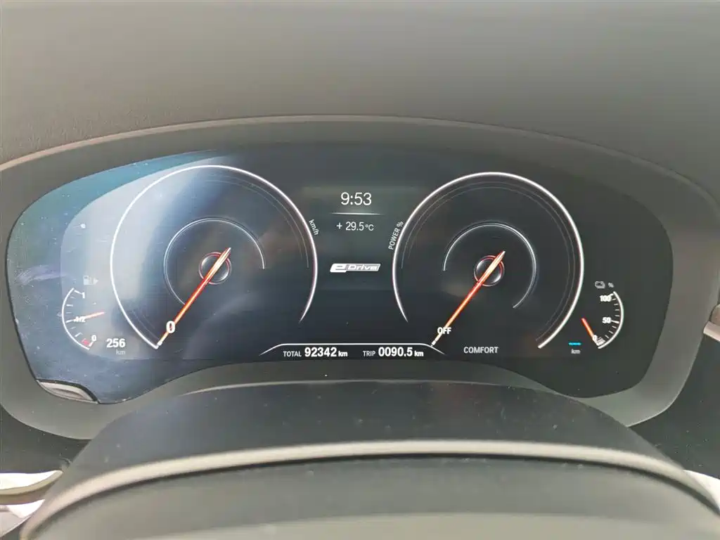 BMW 5 Series New Energy 2019 530Le Pioneer Edition фото 28