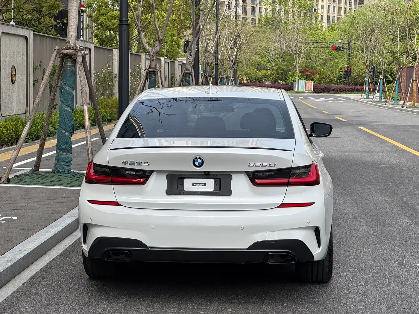 BMW 3 Series 2021 325Li M Sport Night Edition фото 4