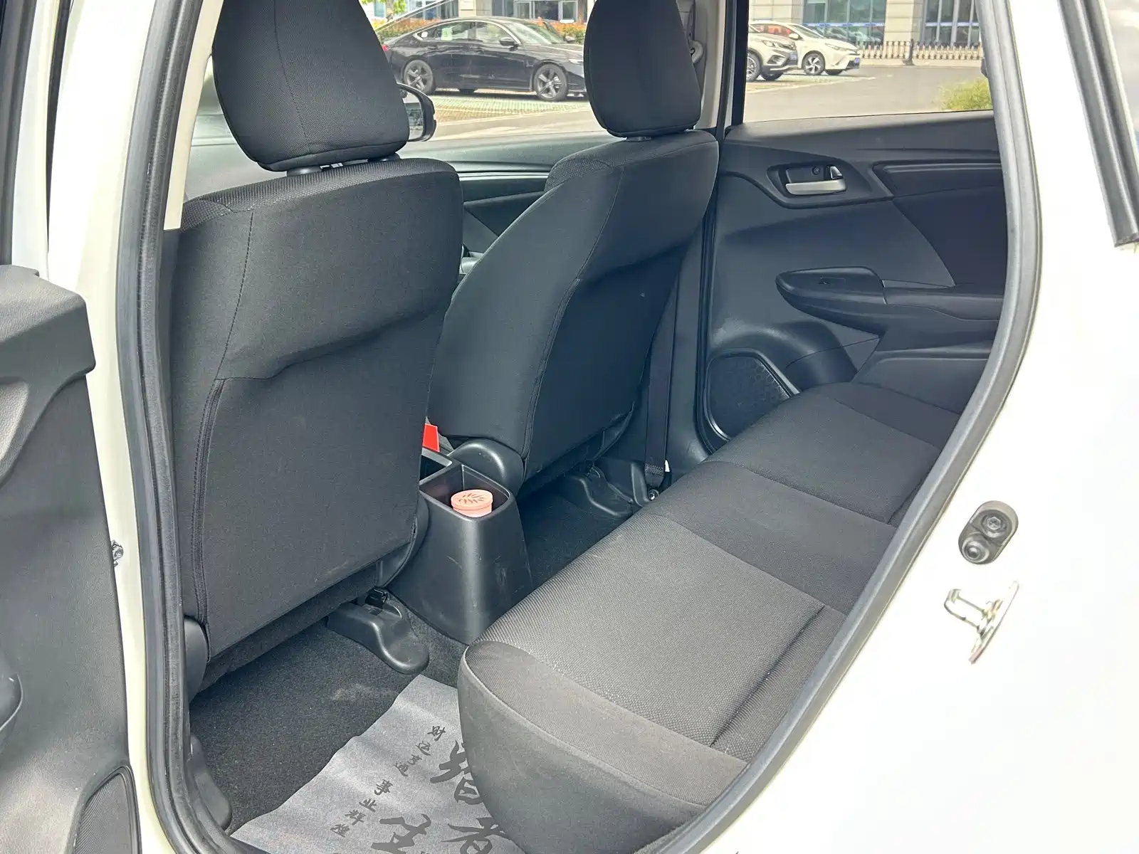 Фото 6 - Honda Fit