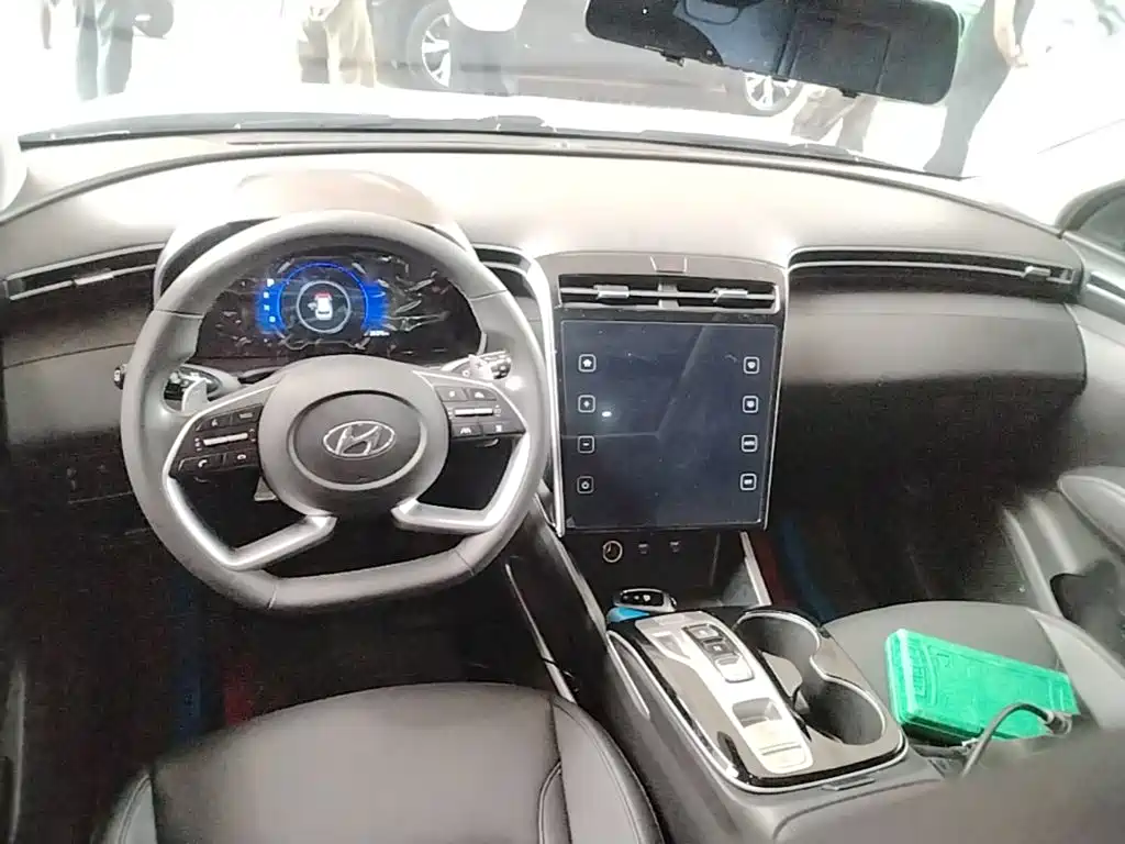 Фото 10 - Hyundai Tucson