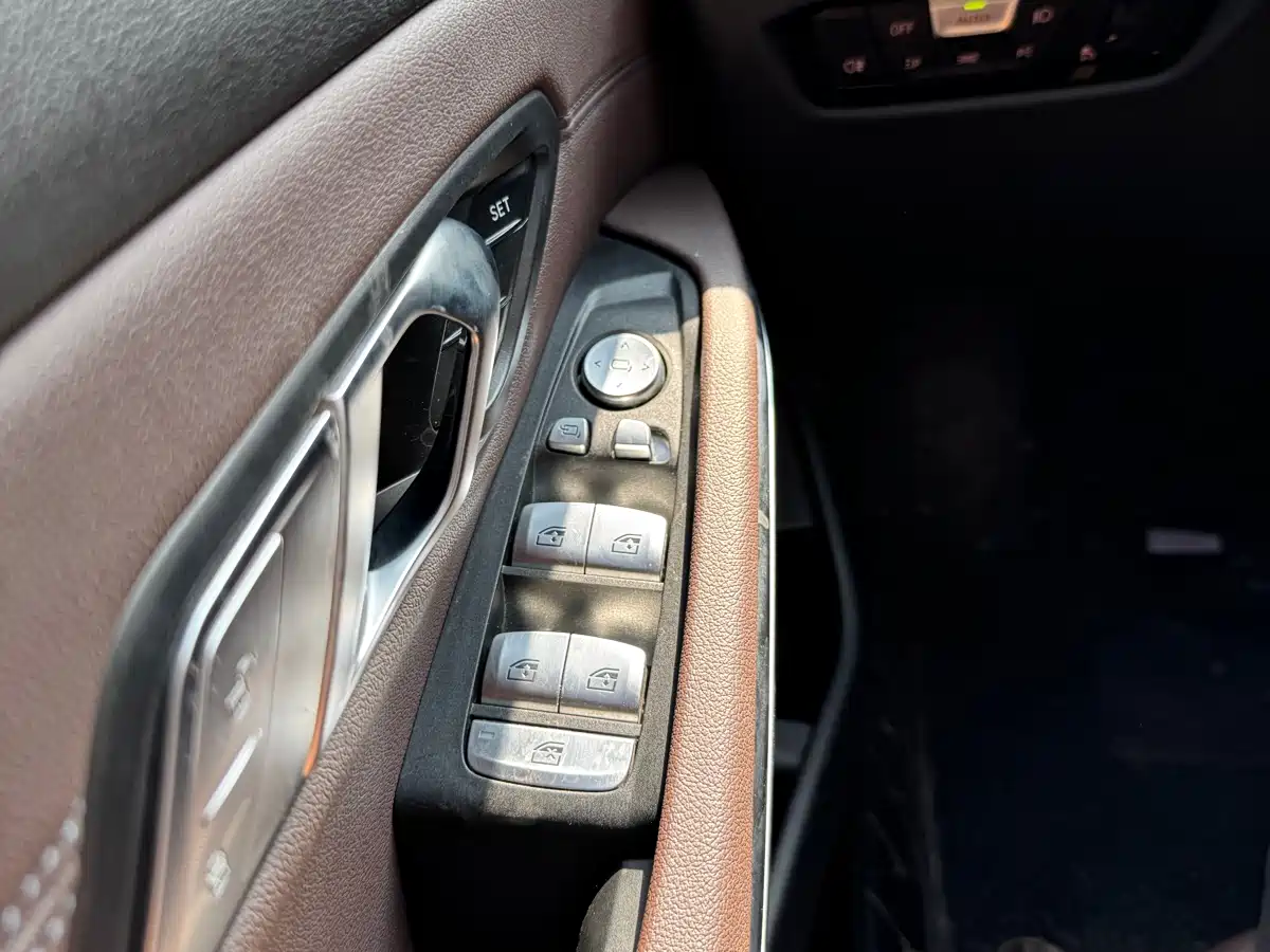 BMW 3 Series 2020 325Li M Sport Package фото 9
