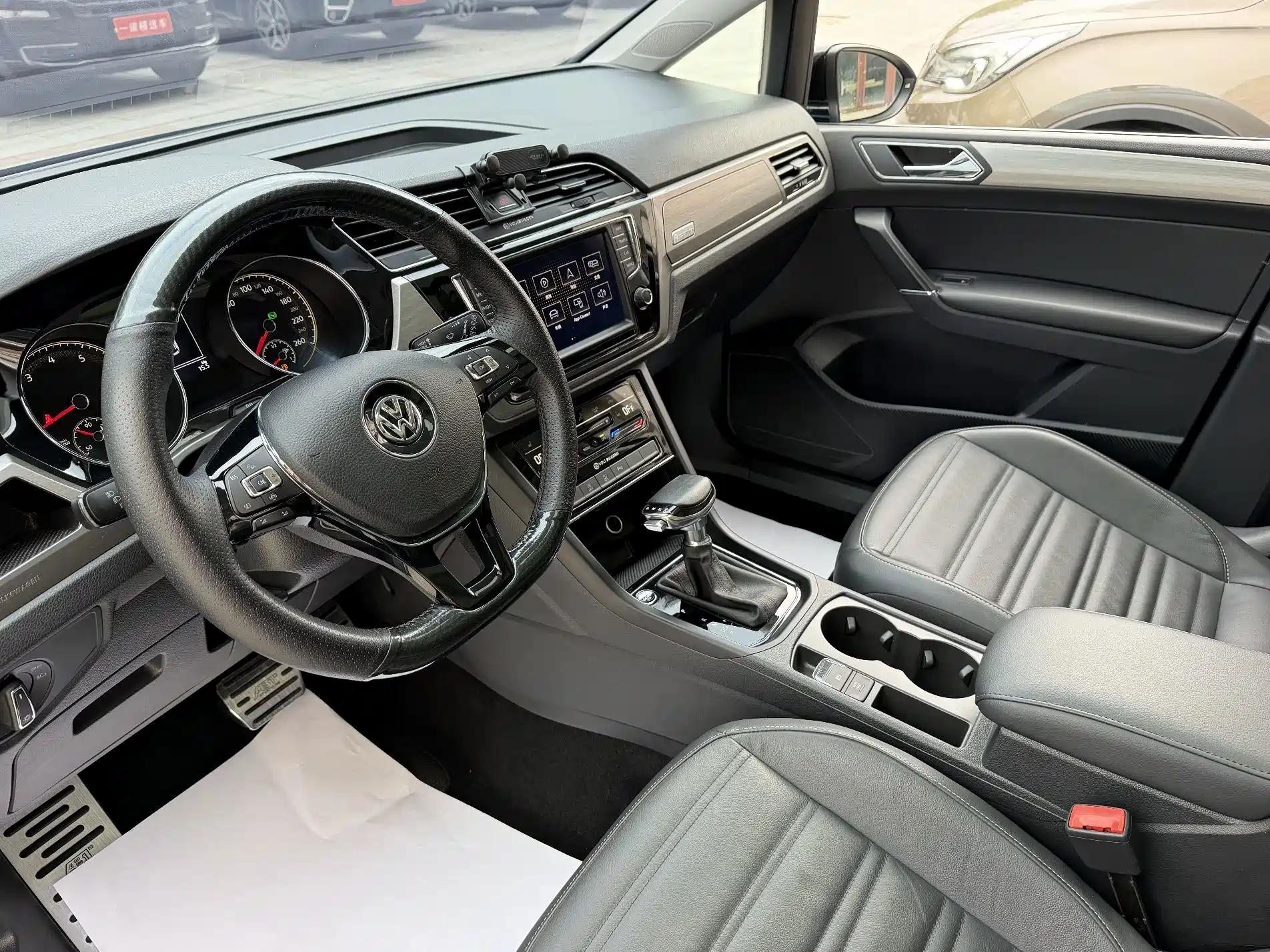 Photo 5 - Volkswagen Touran