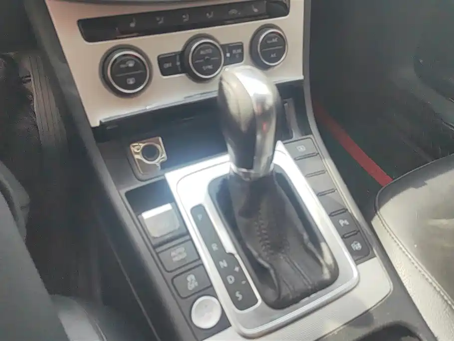 Volkswagen Magotan 2013 2.0TSI Premium фото 16