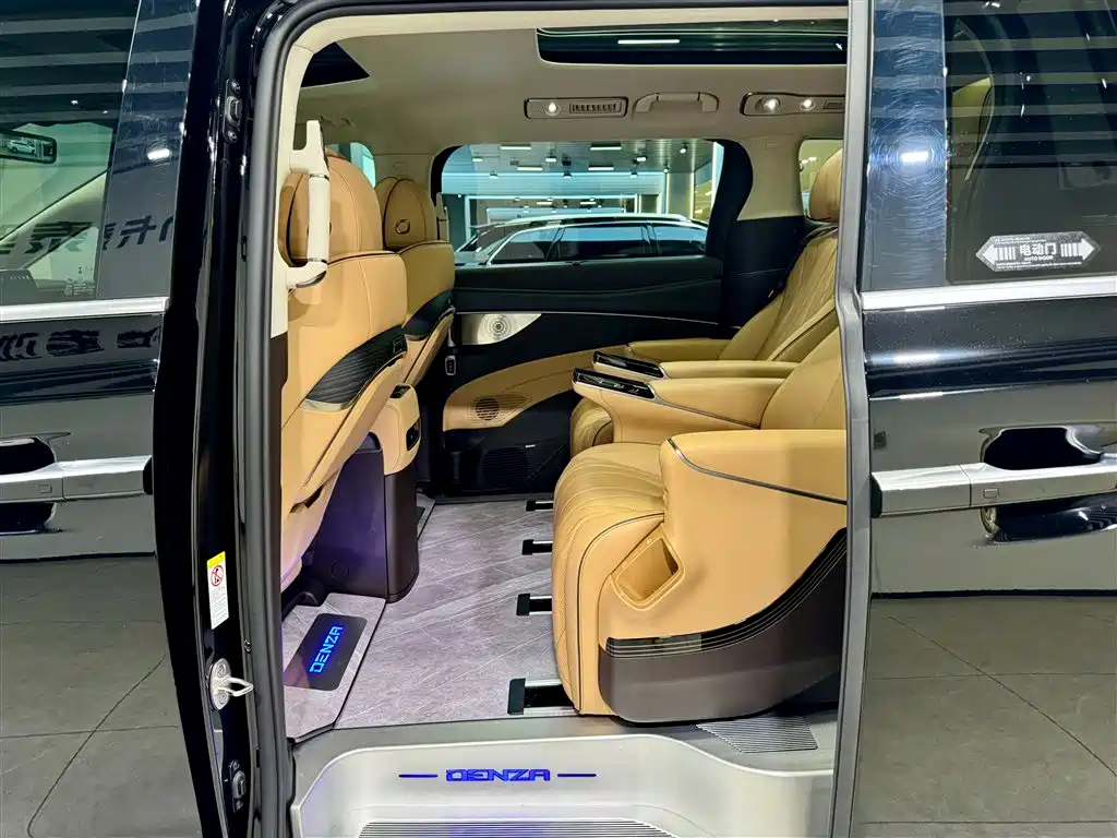 Denza D9 2024 DM-i 980 AWD Prestige фото 26