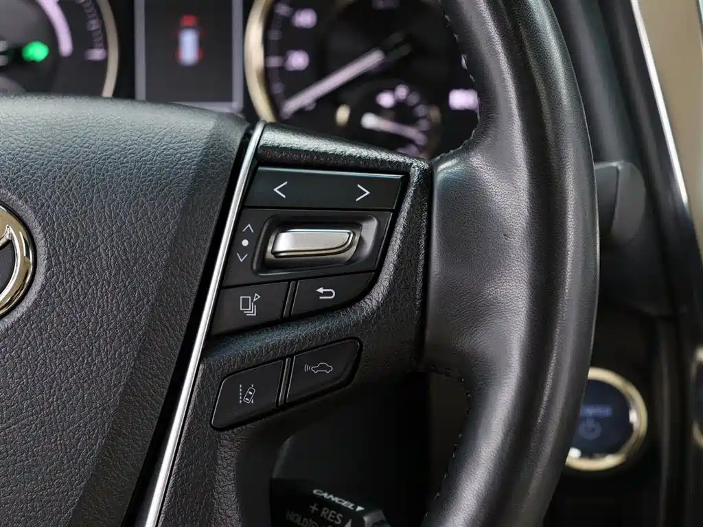 Toyota Alphard 2021 Hybrid 2.5L Premium фото 20
