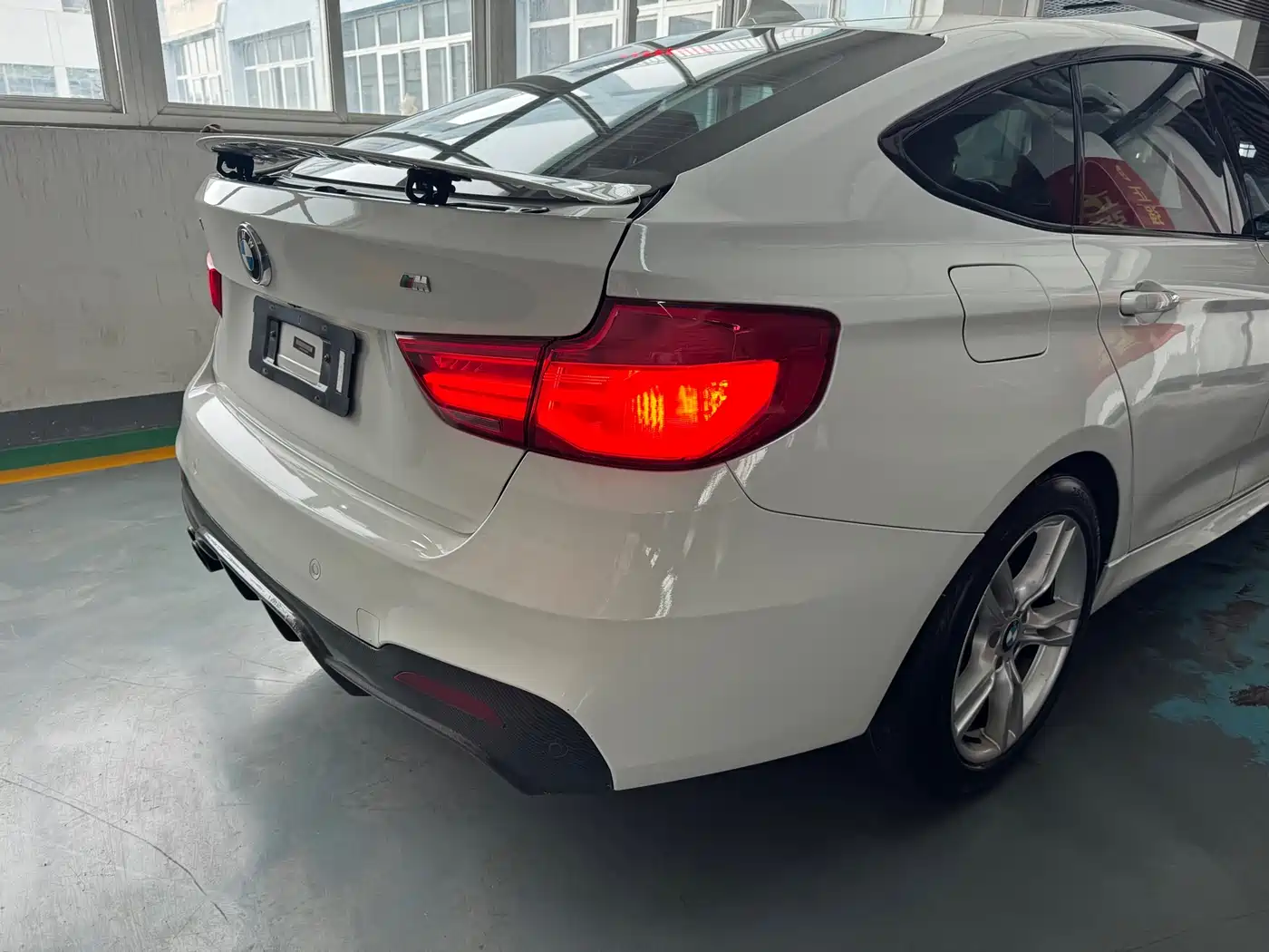 BMW 3 Series GT 2018 320i M Sport фото 5