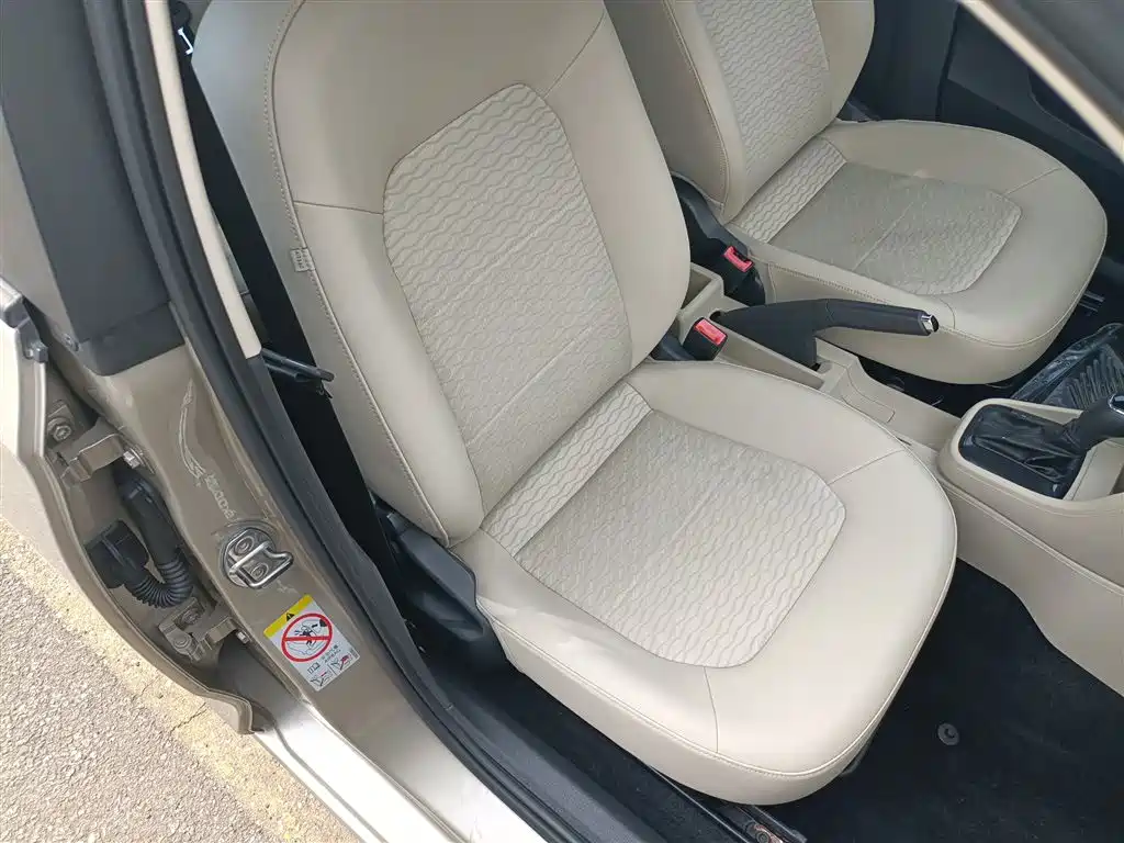 Škoda Rapid 2013 1.6L Automatic Smart Selection фото 20