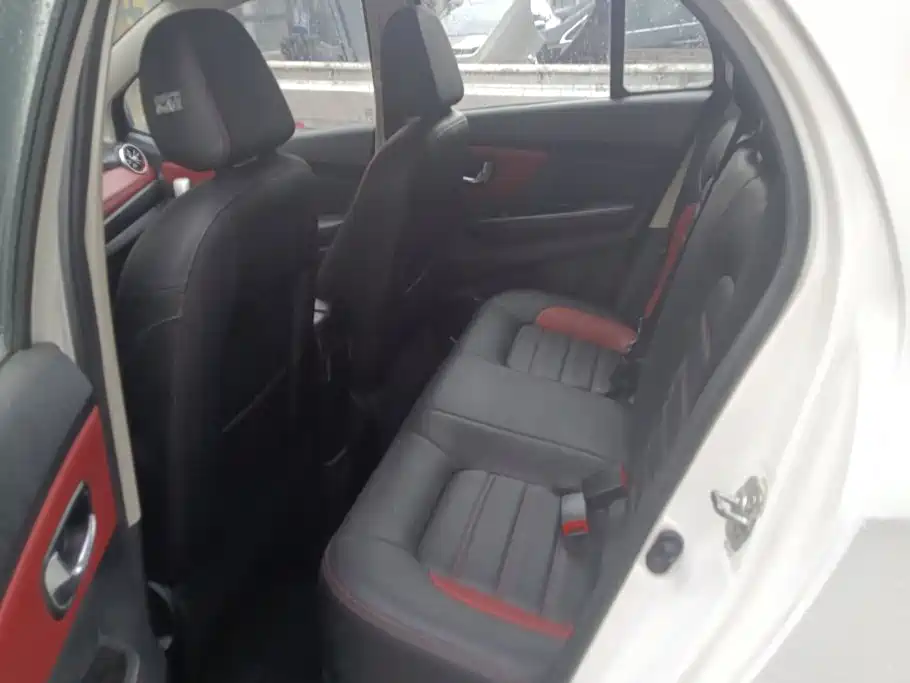 Haval H1 2015 2015 1.5L AMT Urban