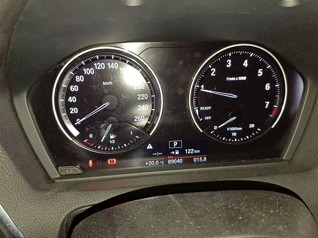 BMW 1 Series (Import) 2018 118i Leading фото 8
