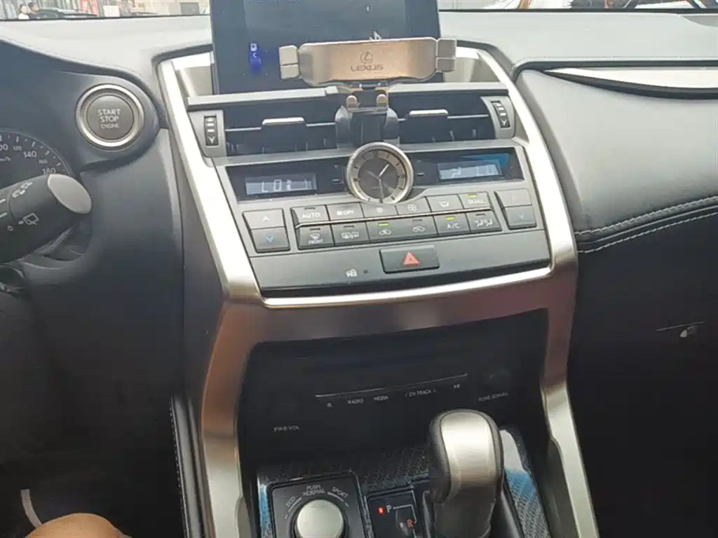 Lexus NX 2015 200 FWD Premium фото 13