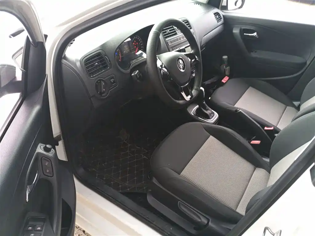 Volkswagen Polo 2018 1.5L Auto Safe Drive фото 12