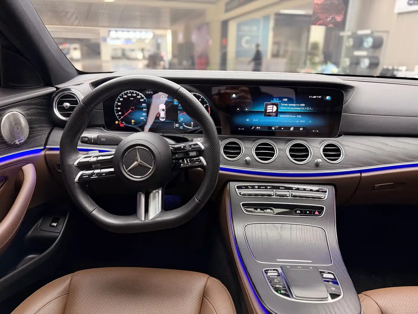 MERCEDES-BENZ E CLASS