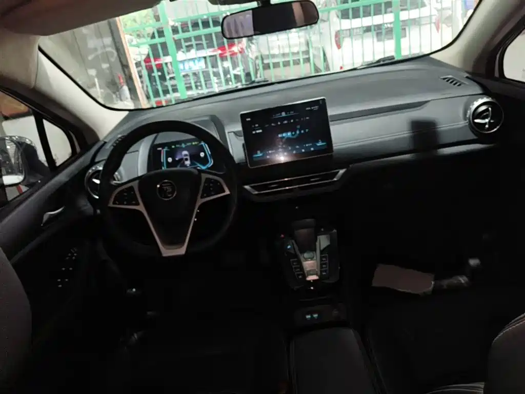 BYD Yuan New Energy 2019 EV535 Smart Connected Trend Leader Type фото 6