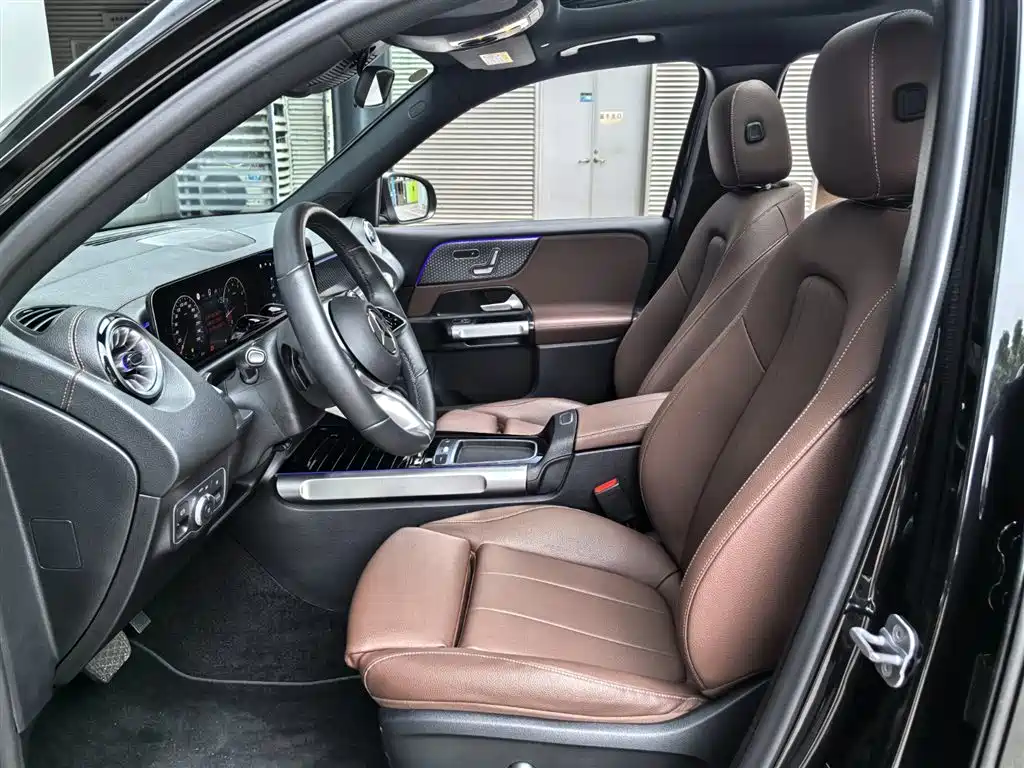 Mercedes-Benz GLB 2025 Model GLB 220 Fashion Style фото 3