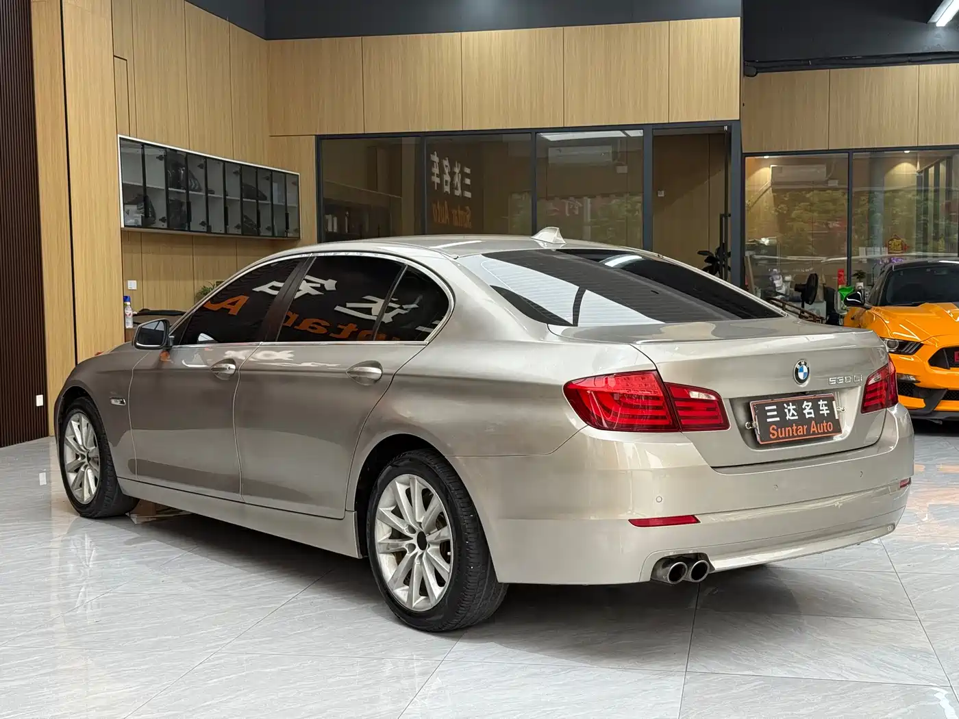 BMW 5 Series 2013 530Li Luxury фото 4