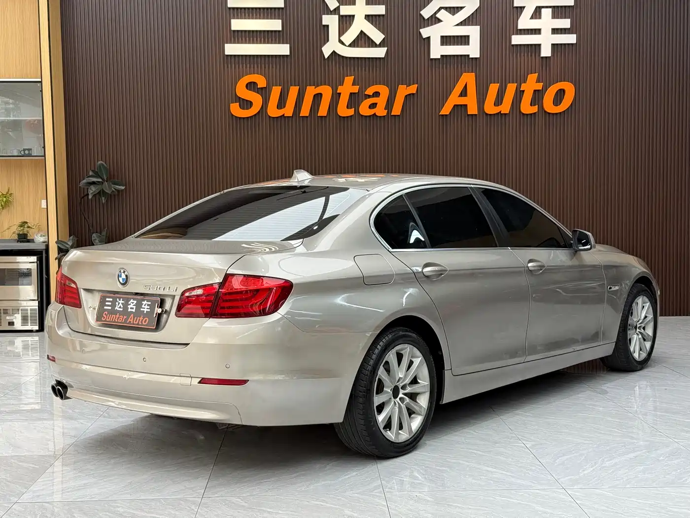 BMW 5 Series 2013 530Li Luxury фото 6