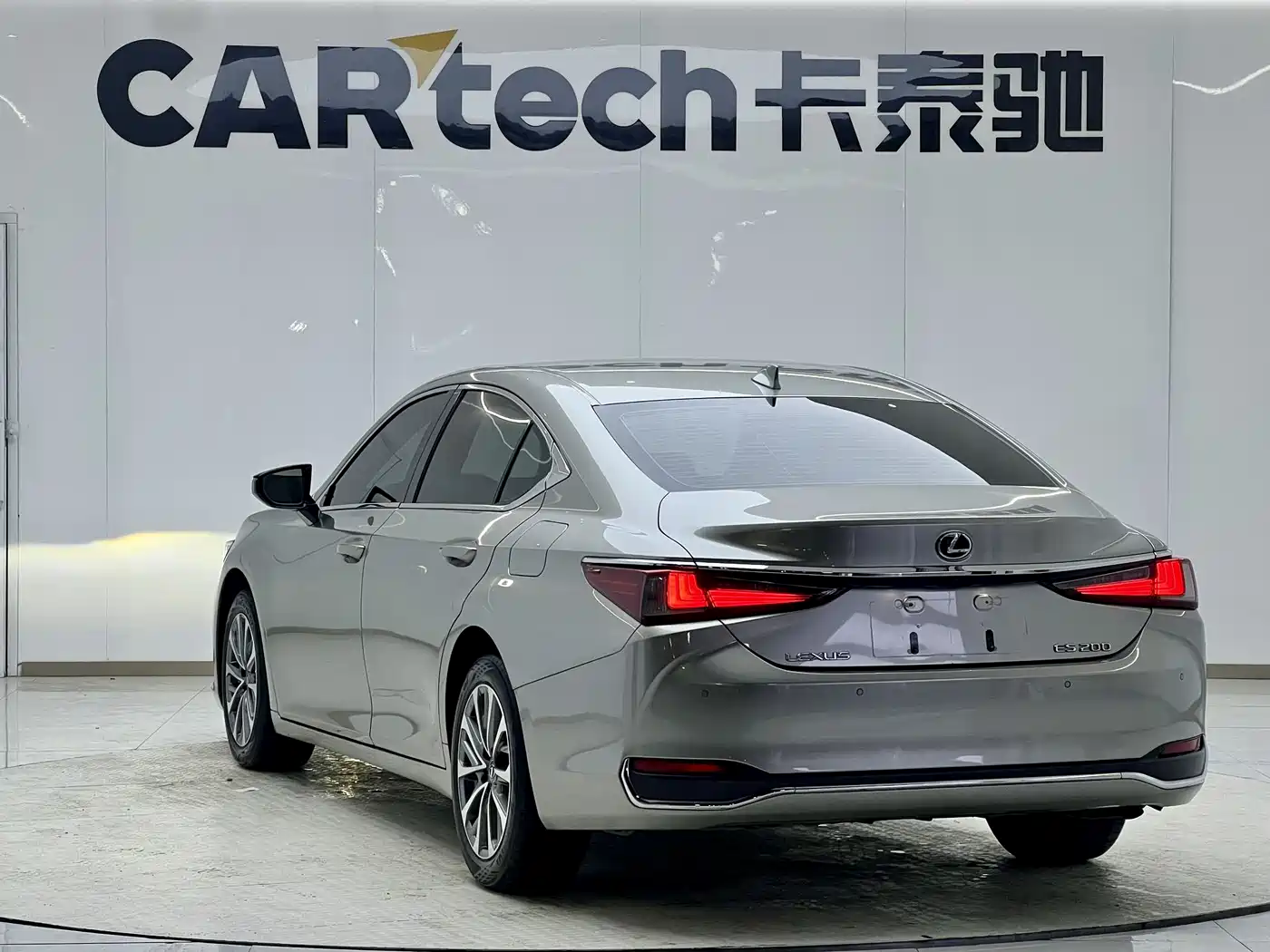 Lexus ES 2021 200 Excellence Edition фото 15