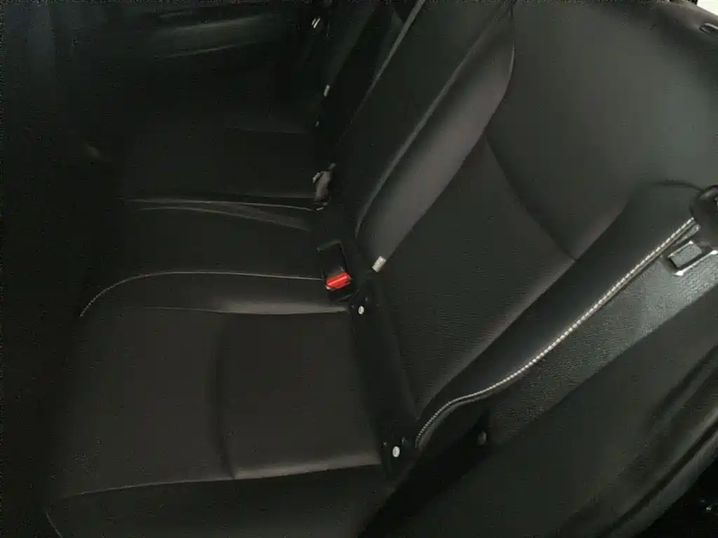 Toyota Frontlander 2023 2.0L CVT Luxury Edition фото 24
