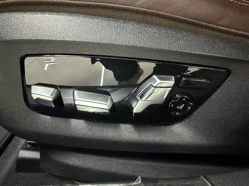 BMW 7 Series 2019 Facelift 740Li Leading M Sport Package фото 13