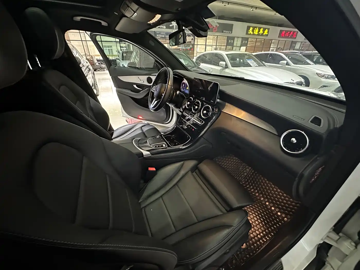 Mercedes-Benz GLC Coupe 2021 GLC 260 4MATIC Coupe SUV фото 9