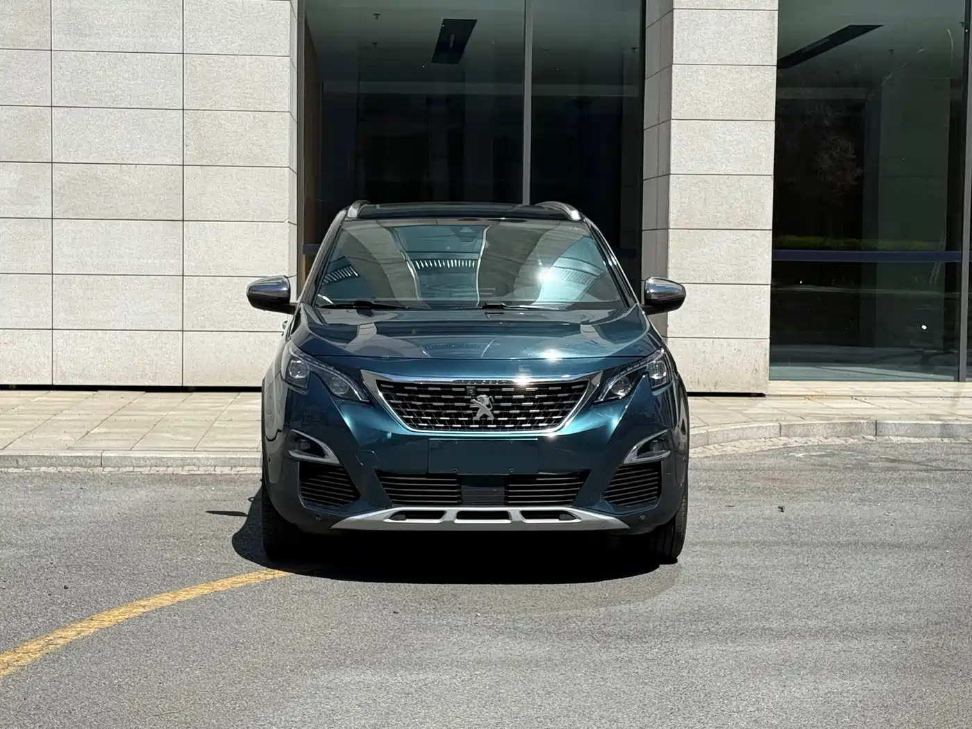 Peugeot 5008 2017 380THP 7-Seater Luxury GT Edition фото 2