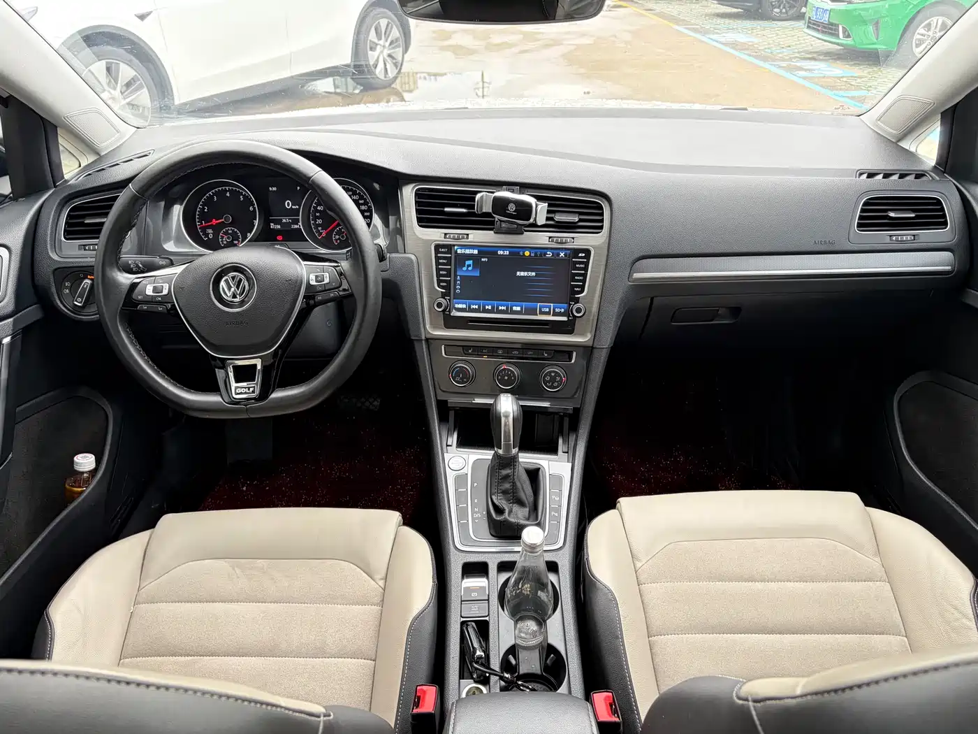 Volkswagen Golf 2017 230TSI Auto Luxury Millionth Anniversary Edition фото 4