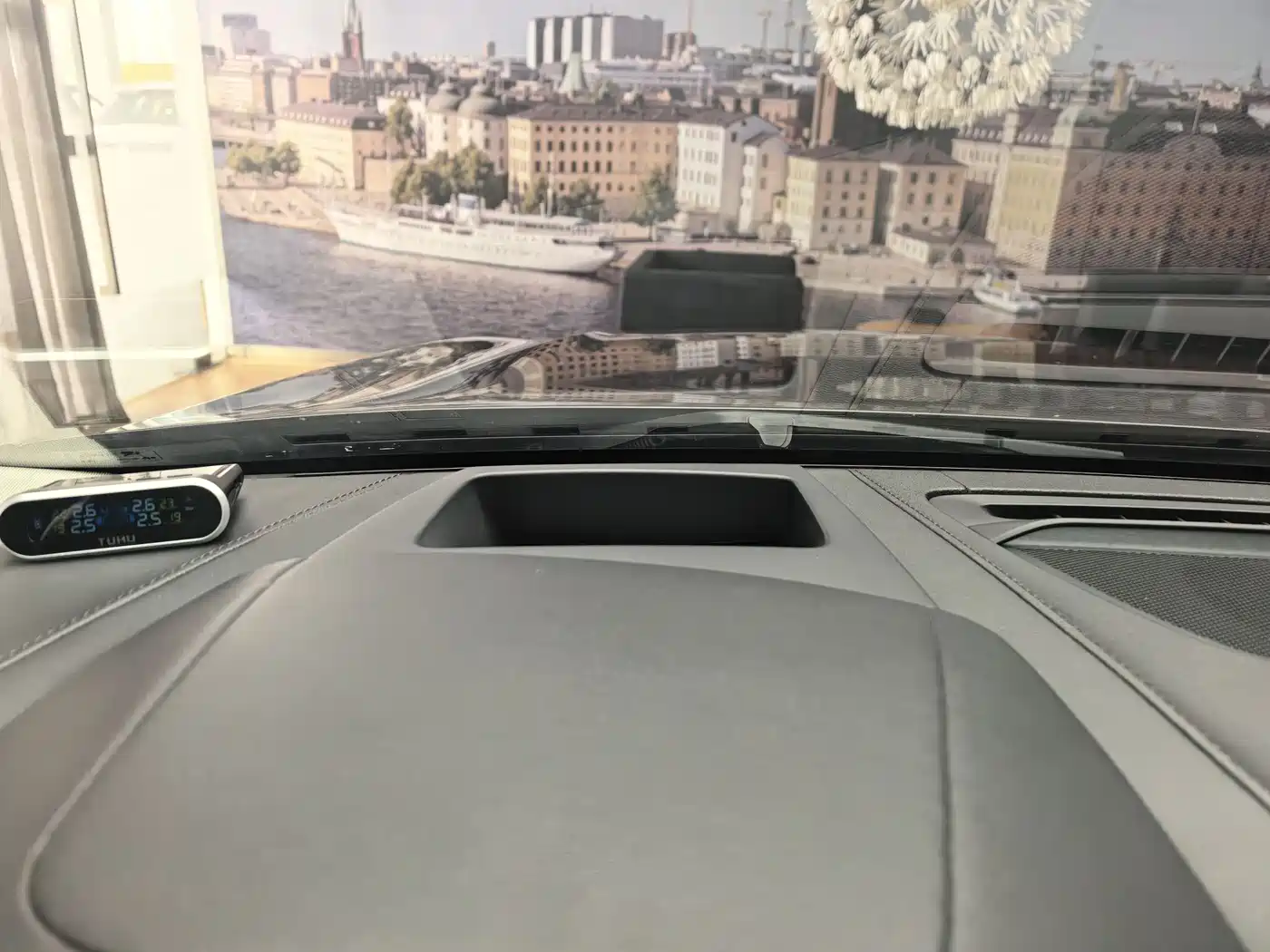 Фото 13 - Volvo V90