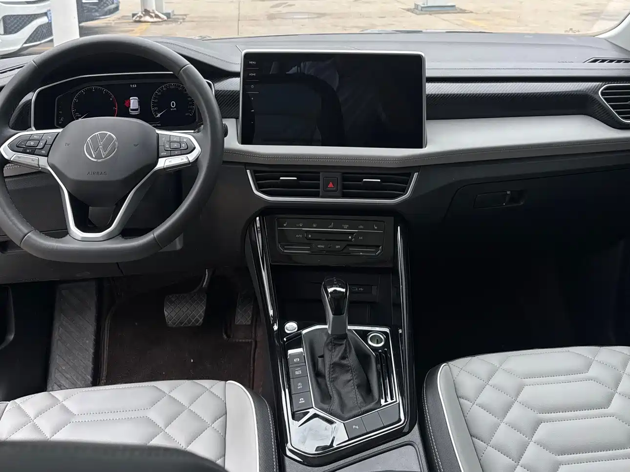 Volkswagen Tayron 2023 300TSI 2WD Luxury Plus Advanced Edition фото 10
