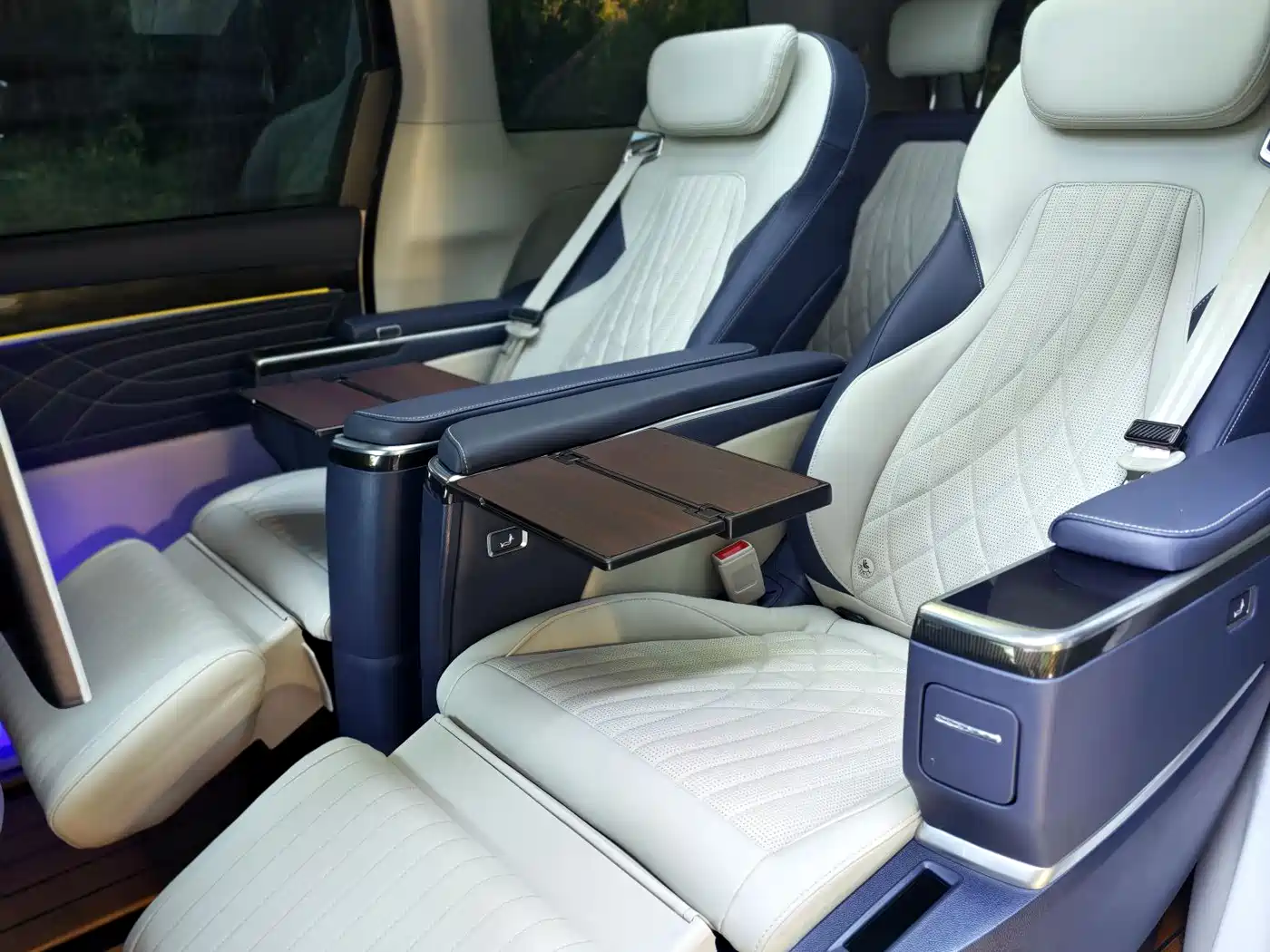 SAIC Maxus Maxus G90 2023 2.0T Interstellar 7-seater фото 16