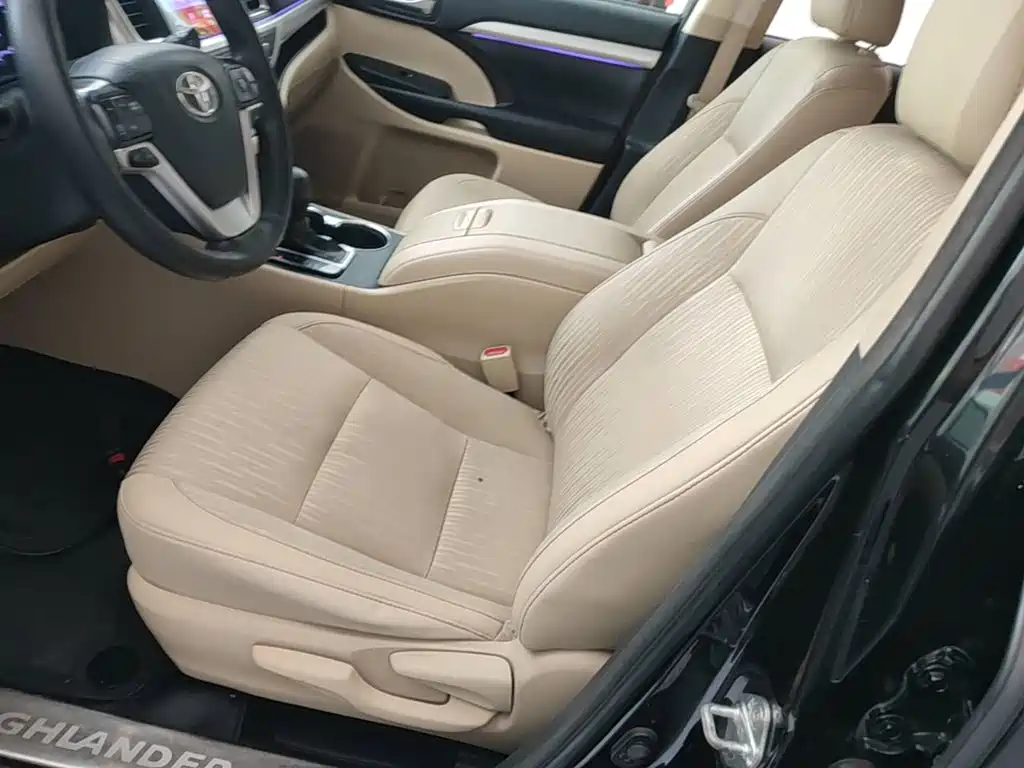 صورة 15 - Toyota Highlander