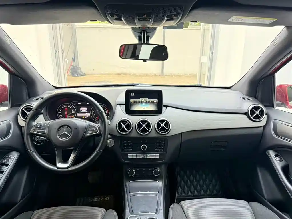 Mercedes-Benz B-Class 2017 B 180 фото 16