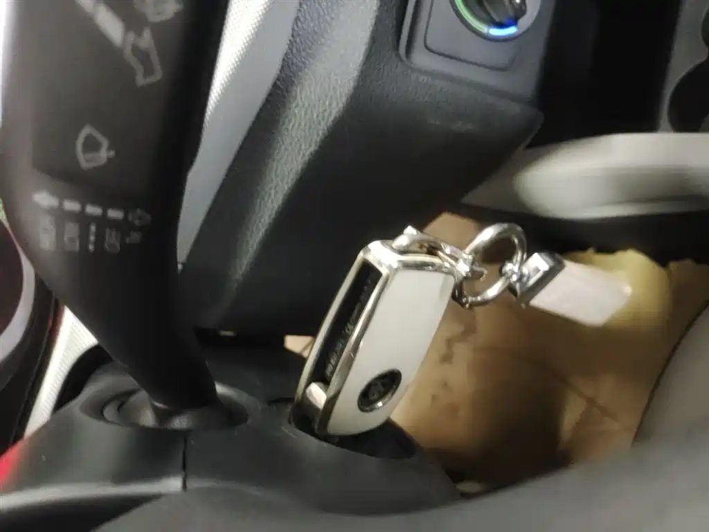 Škoda Fabia 2017 1.4L Auto Car Enjoy Edition фото 9
