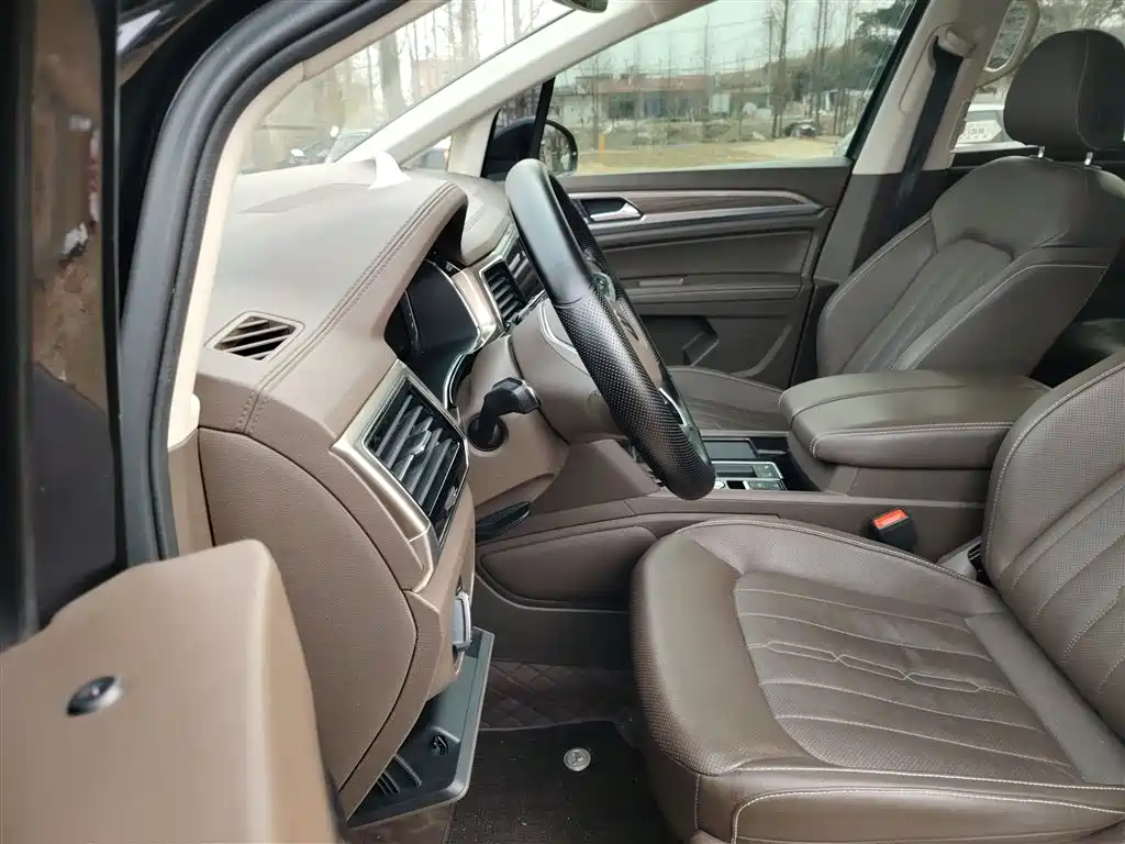 Volkswagen Viloran 2020 330TSI Luxury Edition фото 14