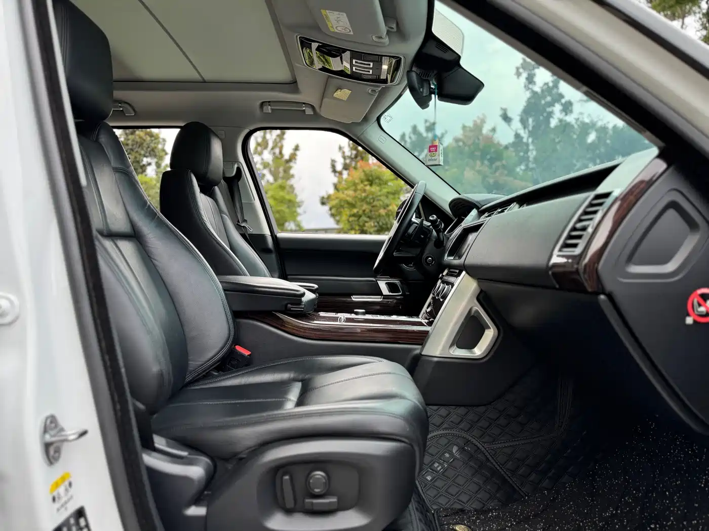 Land Rover Range Rover 2015 3.0 TDV6 Vogue фото 8