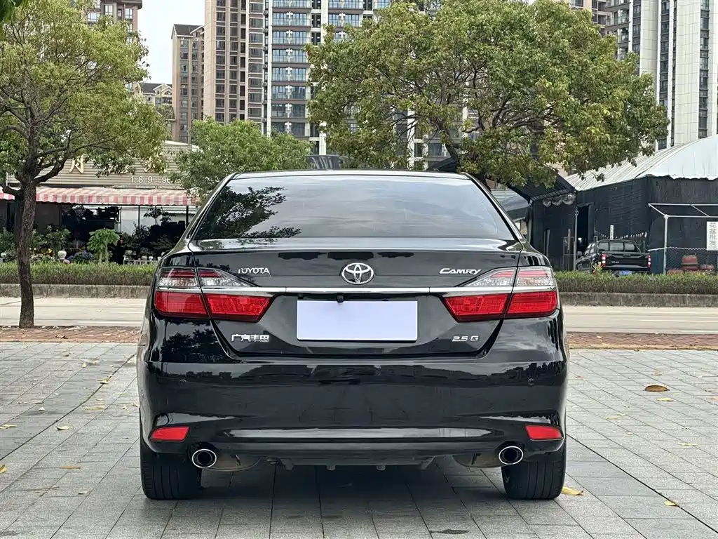 Toyota Camry 2016 2.5G 10th Anniversary Luxury Navigation Edition фото 8