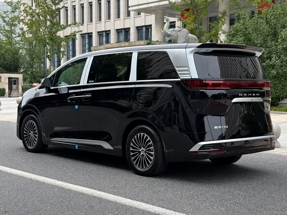Denza D9 2026 2024 EV 620 Premium