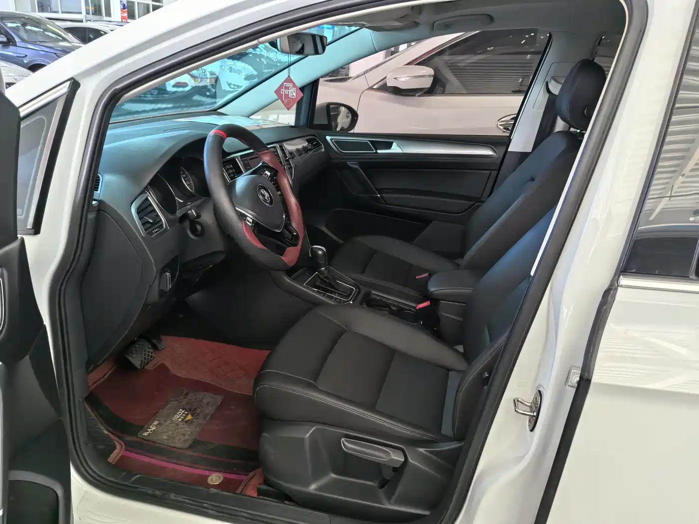 Volkswagen Golf Sportsvan 2020 280TSI Automatic Curiosity фото 7