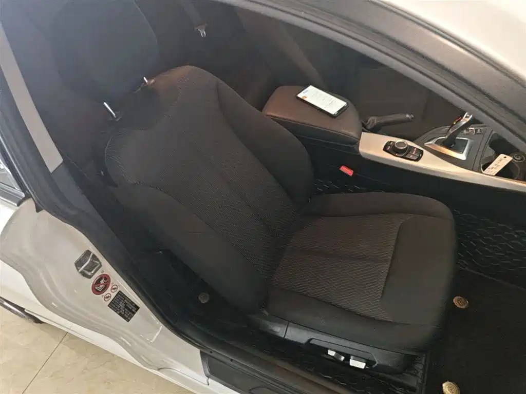 BMW 2 Series (Import) 2017 220i Leading фото 25