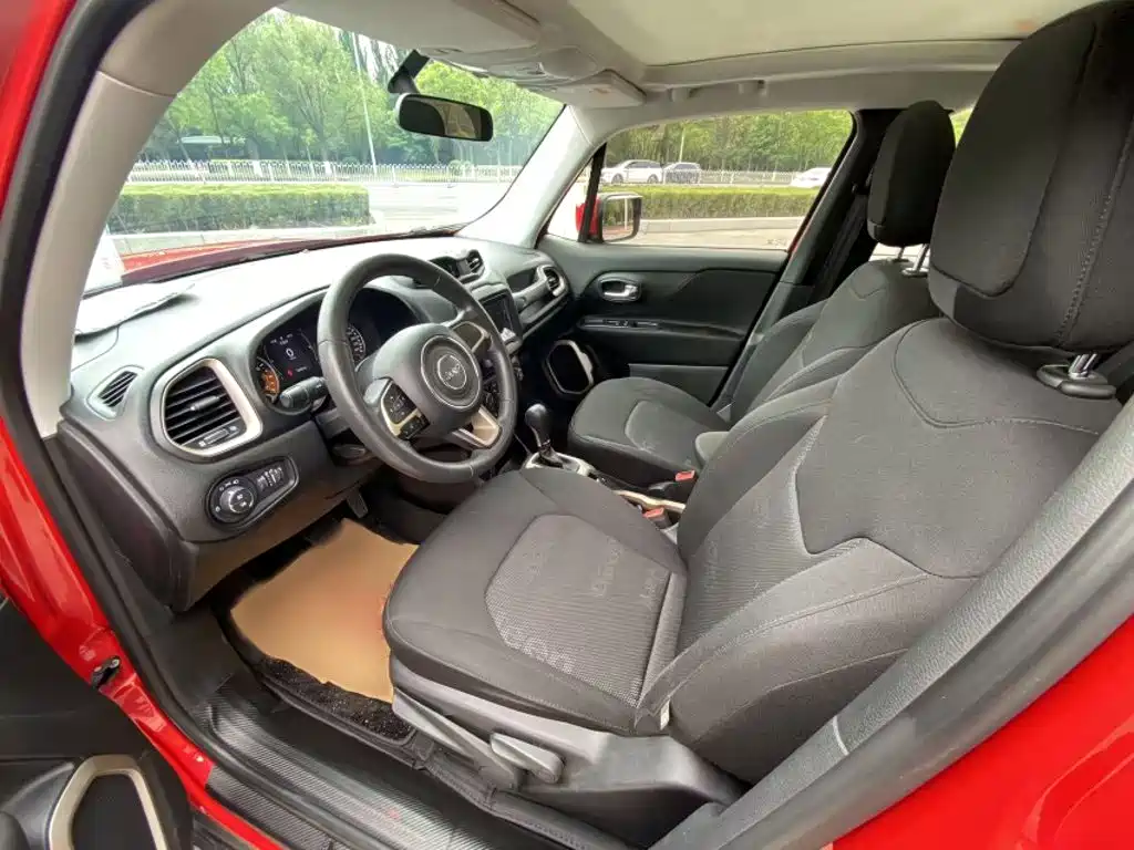 Jeep Renegade 2019 2018 Connected Large Screen Edition 180T Automatic High Energy