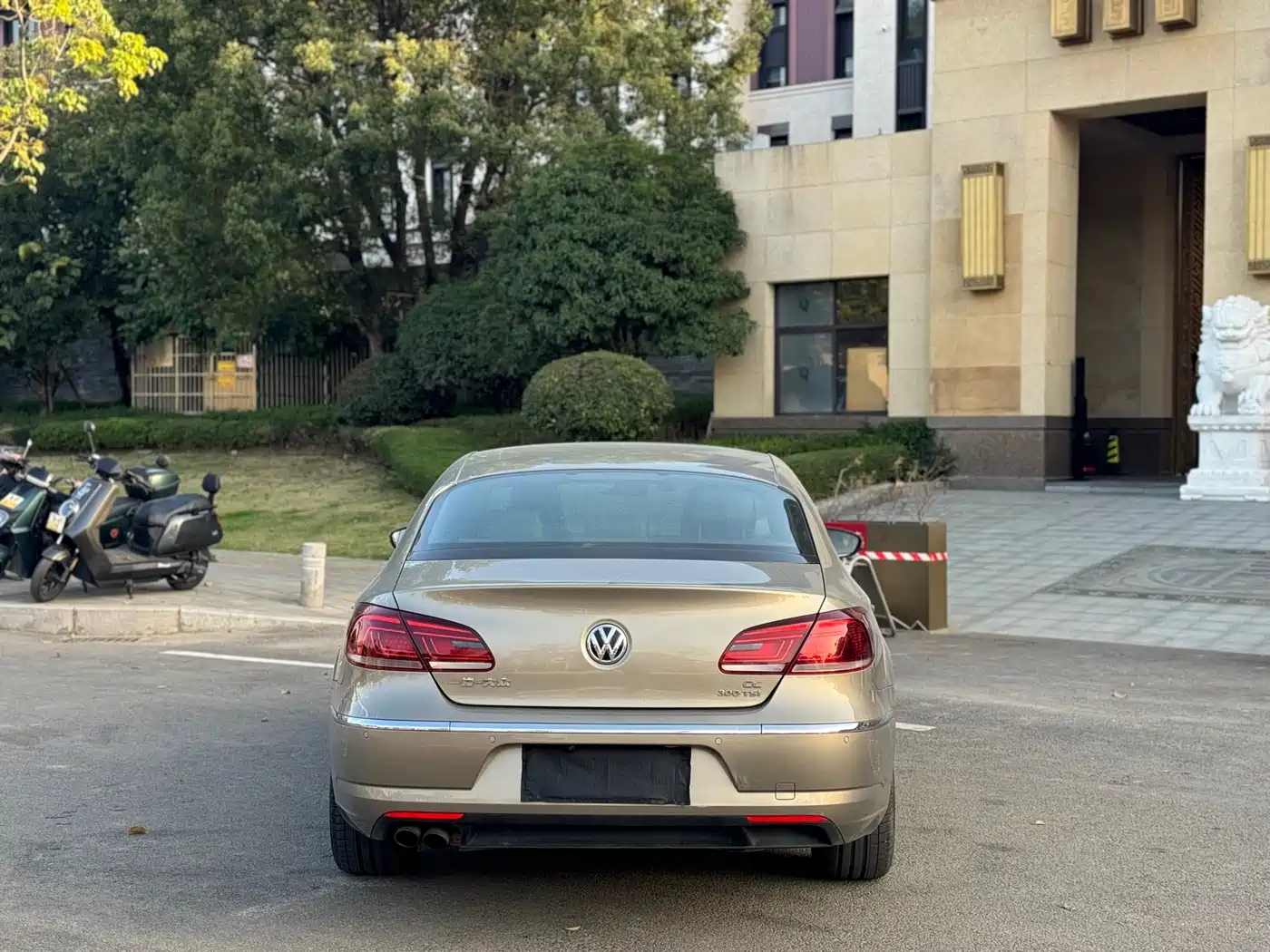 Volkswagen FAW-Volkswagen CC 2016 Model 1.8TSI Premium фото 16