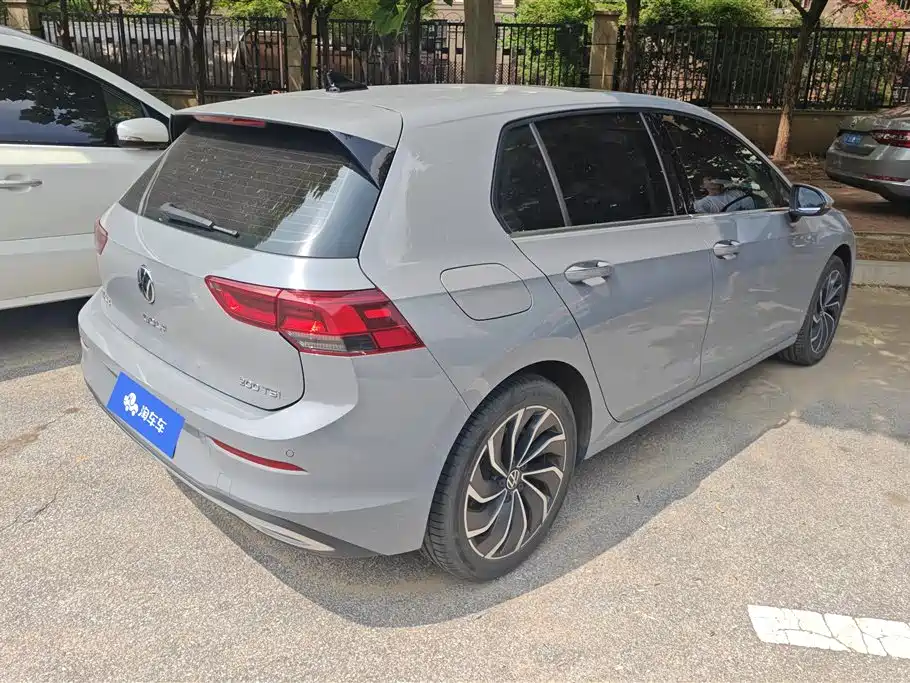 Volkswagen Golf 2023 Facelift 200TSI DSG Pro фото 3