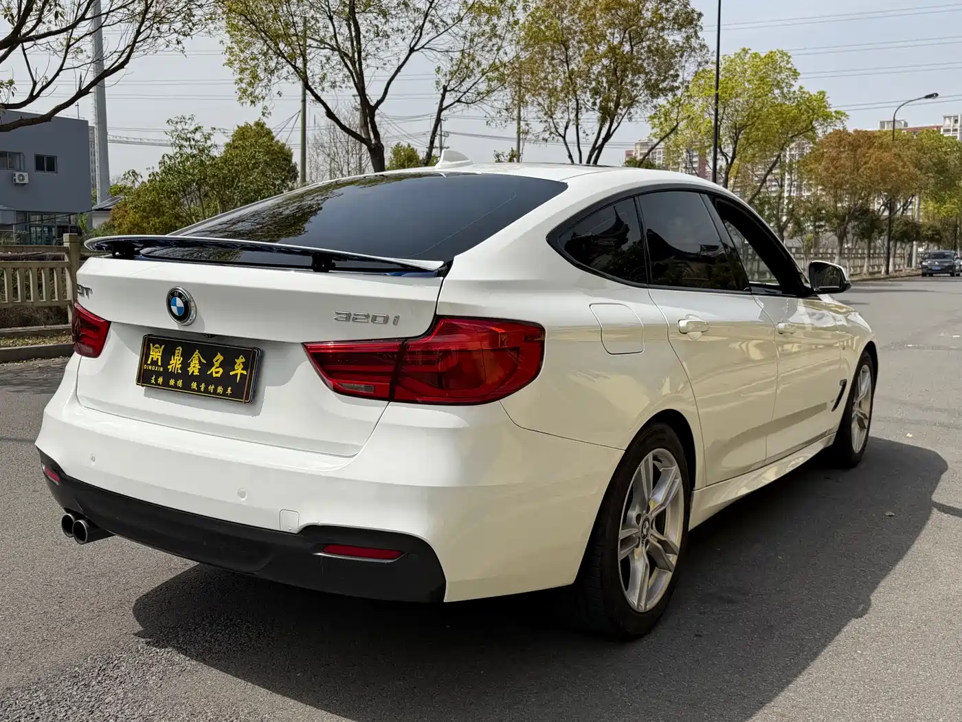 BMW 3 Series GT 2019 320i M Sport Model фото 9